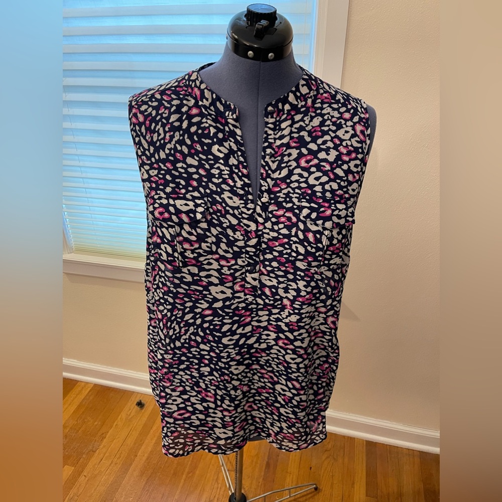 Torrid size 0 semi sheer print blouse